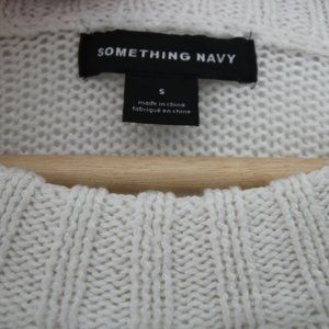 White Size Small Knit Sweater